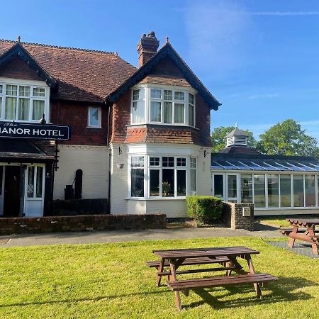 The Maple Manor Hotel Crawley  Exterior photo